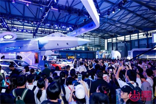潮流智驾跨界出圈！2024ChinaJoy智能出行展区Z世代的购车指南！(图2)