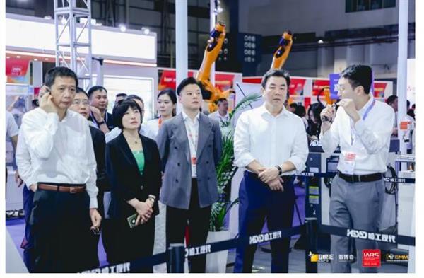 重塑感知聚势而生哈工现代亮相IARS2024并举办新品发布会！(图2)