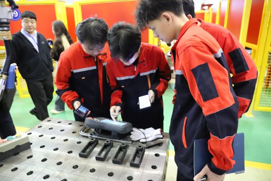 2024年全国第三届“船舶小匠杯”职业院校行业技能大赛（智能焊接技术赛项）在威海海洋职业学院举办(图2)