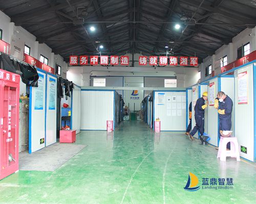 威廉希尔株洲蓝鼎职校：点亮焊接之光-学电焊焊工到蓝鼎智慧-[职校](图4)