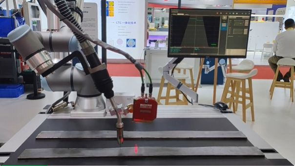 WilliamHill全球首台商用协作机器人制造商提供的焊接解决方案到底牛在哪？(图5)