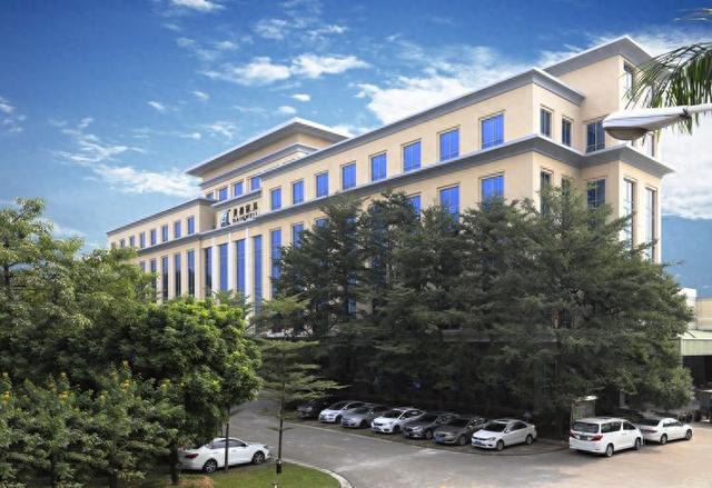 美盈家具连续斩获中国威廉希尔WilliamHill酒店家具行业十大品牌多项大奖(图1)
