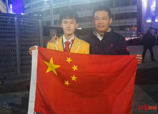 四川00后“焊将”勇夺世界技能大赛焊接项目银牌：手指练到变形手上满是烫伤疤痕(图2)