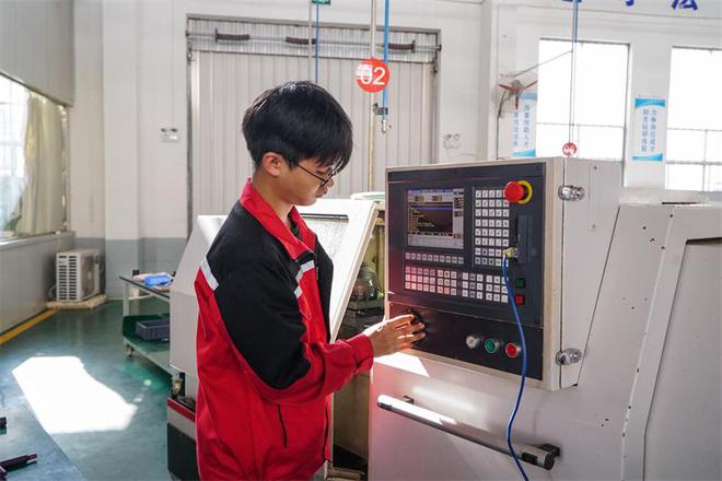 一技在手一生无忧——2024年楚雄州职业教育技能大赛精彩纷呈(图2)