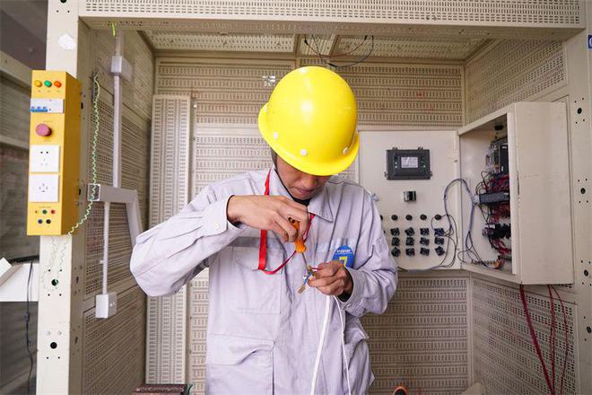 一技在手一生无忧——2024年楚雄州职业教育技能大赛精彩纷呈(图5)