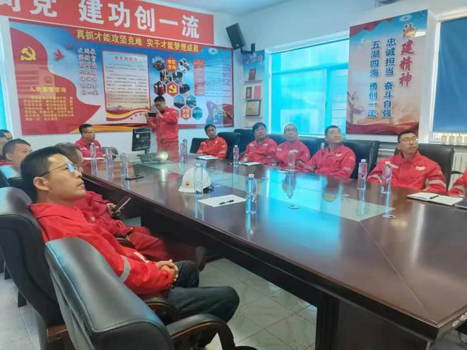 WilliamHill辽河油田公司焊接高技能人才技术交流座谈会在油建公司召开(图1)