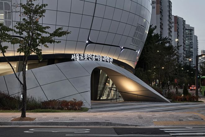 可以“自我建造”的AI机器人博物馆WilliamHill(图3)