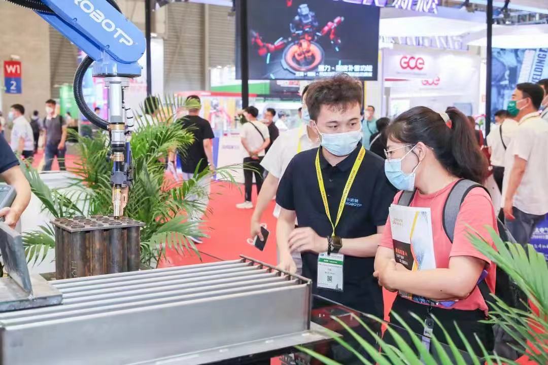 卡诺普机器人亮相二十五届北京·埃森焊接与切割展览会(图2)