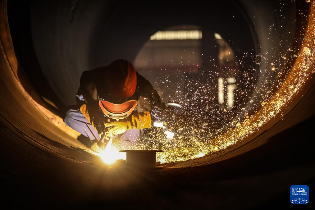 砥砺2024丨顶风破浪中国经济奋力向前威廉希尔(图9)