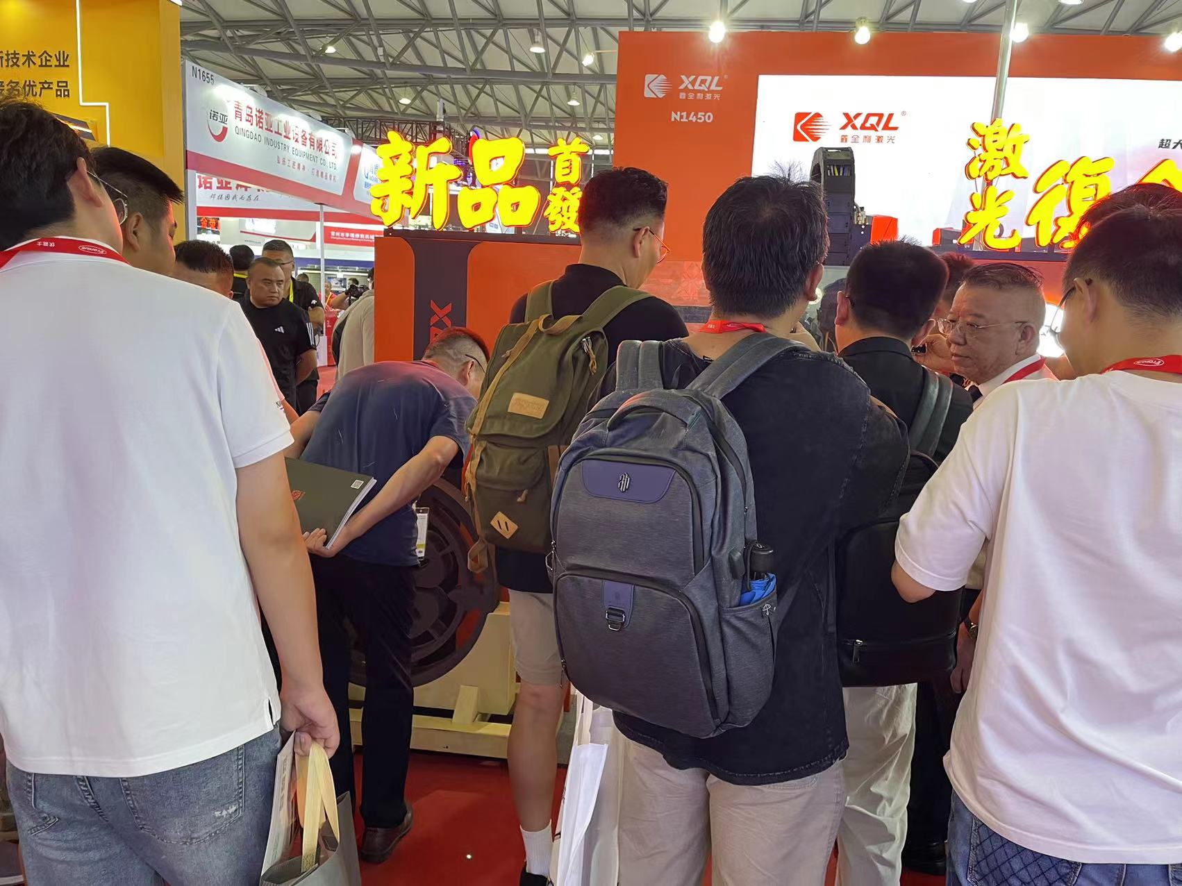 直击上海埃森焊接展丨鑫全利展会第一天人流如织精彩不断！(图1)