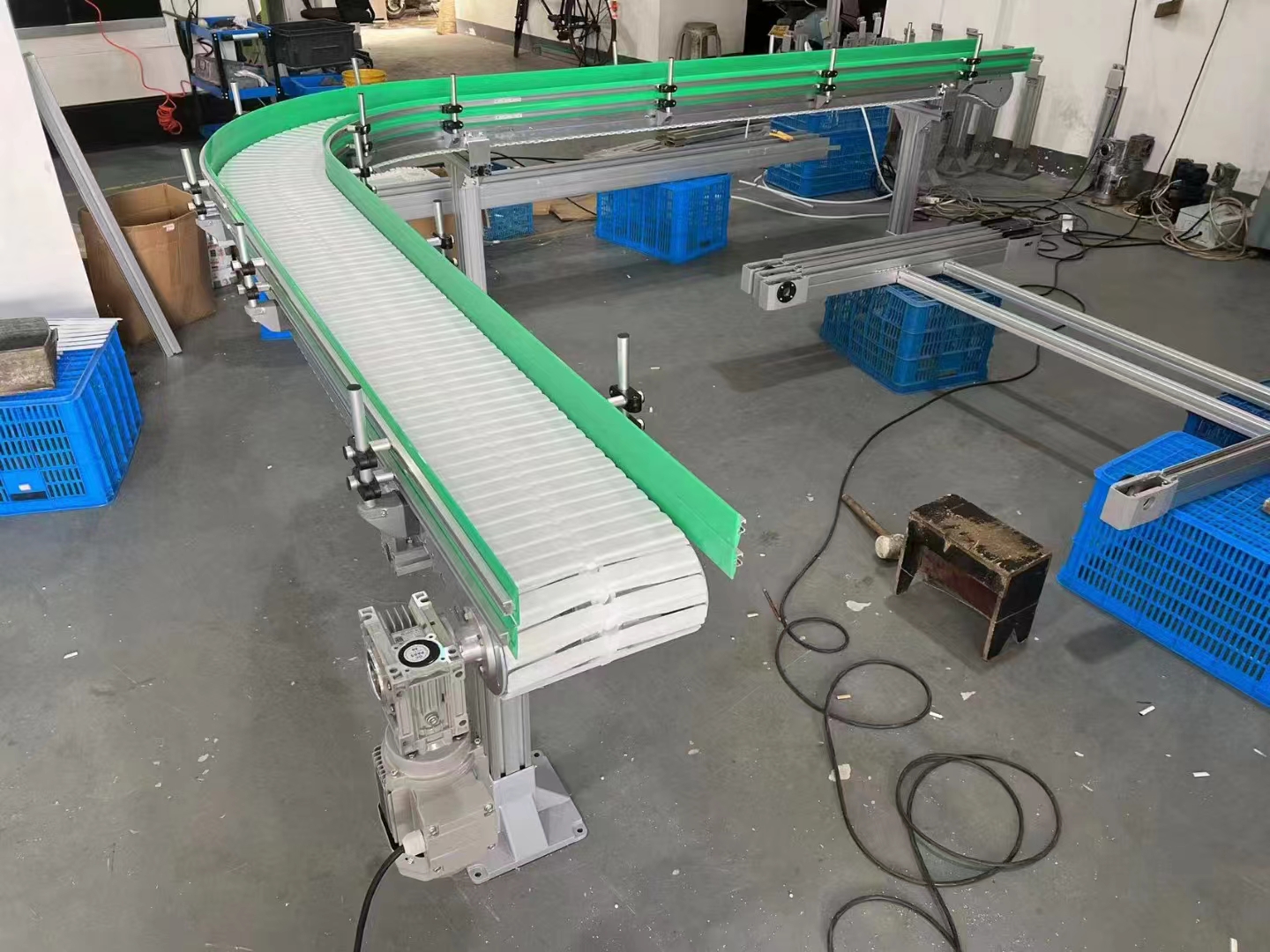 粉碎机榜-国可柔性链输送机械设备质量好性能高工艺先进以优取胜(图1)