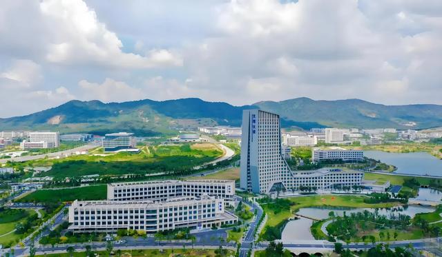 江苏一所由中国船威廉希尔WilliamHill舶集团和国防科技工业局共建的大学(图3)