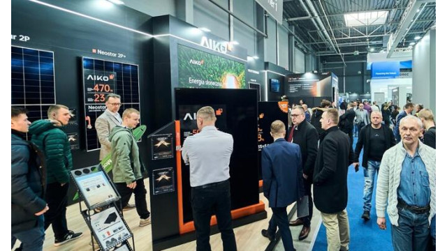 新品登场！爱旭全新满屏组件亮相波兰展(图3)