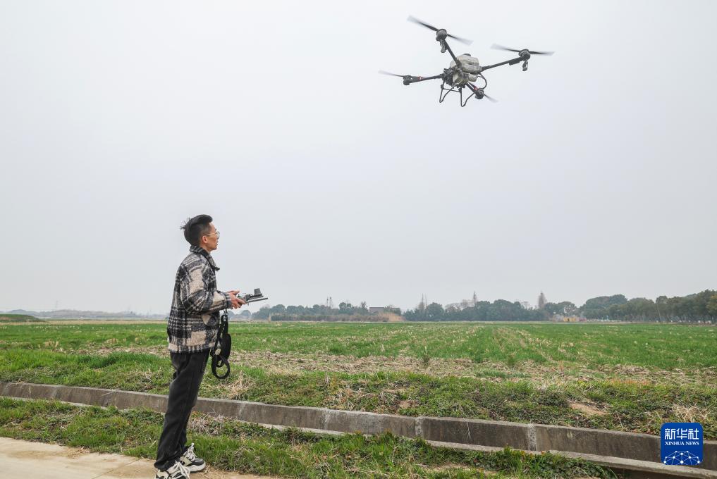 威廉希尔浙江嘉兴：农业自动化设备助力春耕春种(图2)