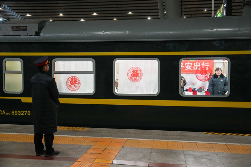回家的路就是年——2025年春运启程观察(图3)