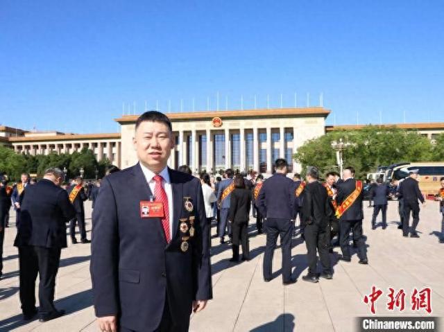 “高铁焊将”何岩：执着追求质量的“最高标准”(图1)