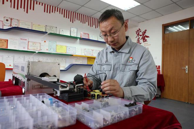 威廉希尔致敬劳动者刘伟：硬“核”工匠“焊”卫梦想(图1)