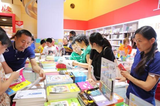 8月申城观展信息发布30余场展会等你来看！(图7)