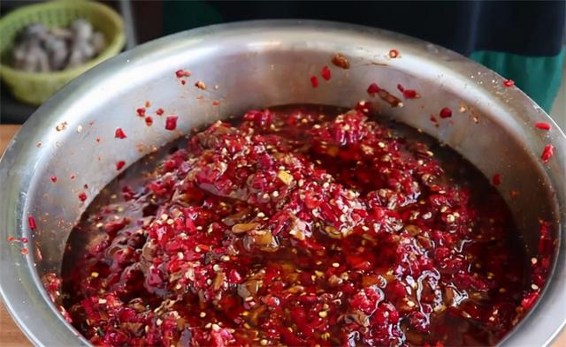 做豆瓣酱的季节到了20年秘制配方告诉你方法简单放2年不坏(图7)