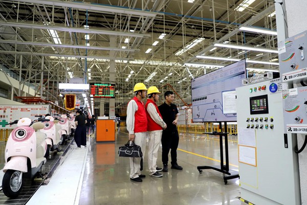 30秒整装下线！探寻电动WilliamHill摩托车产业的“电力密码”(图3)