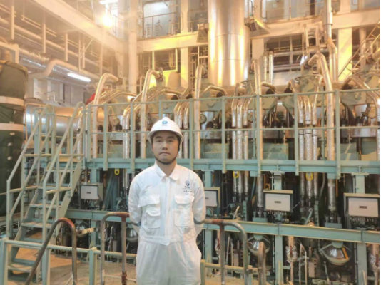 青岛故事｜山东交通工匠王兴：在深蓝疆域雕琢绿色航运(图1)