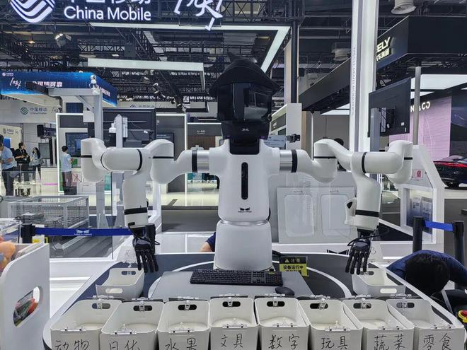 大订单频现、资本也扎堆：人形机器人加速跑但绊脚石还威廉希尔在(图3)