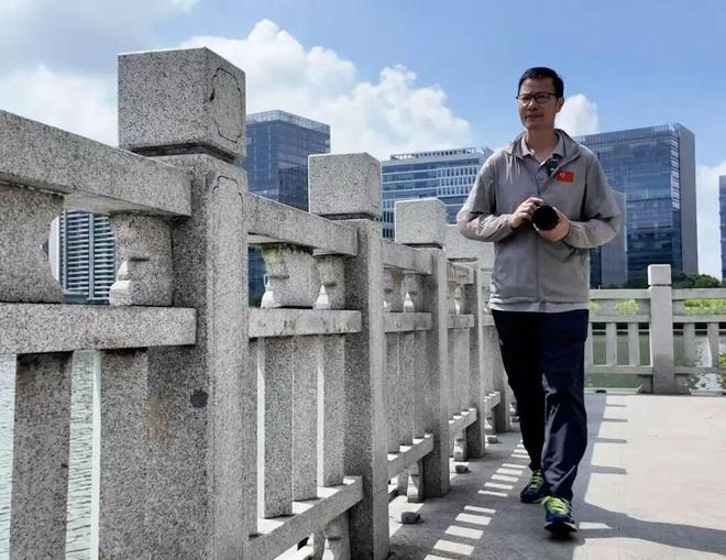 威廉希尔十多年用镜头记录建设工地“是他们真正在雕刻这座城市”(图2)