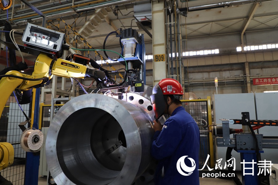 行进中国秦王川上“链”出一座工业新城威廉希尔(图3)