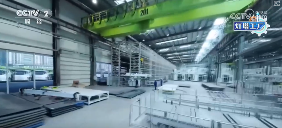 从“追赶者”向“领跑者”跃迁“灯塔”之光照亮“中国智造”(图1)