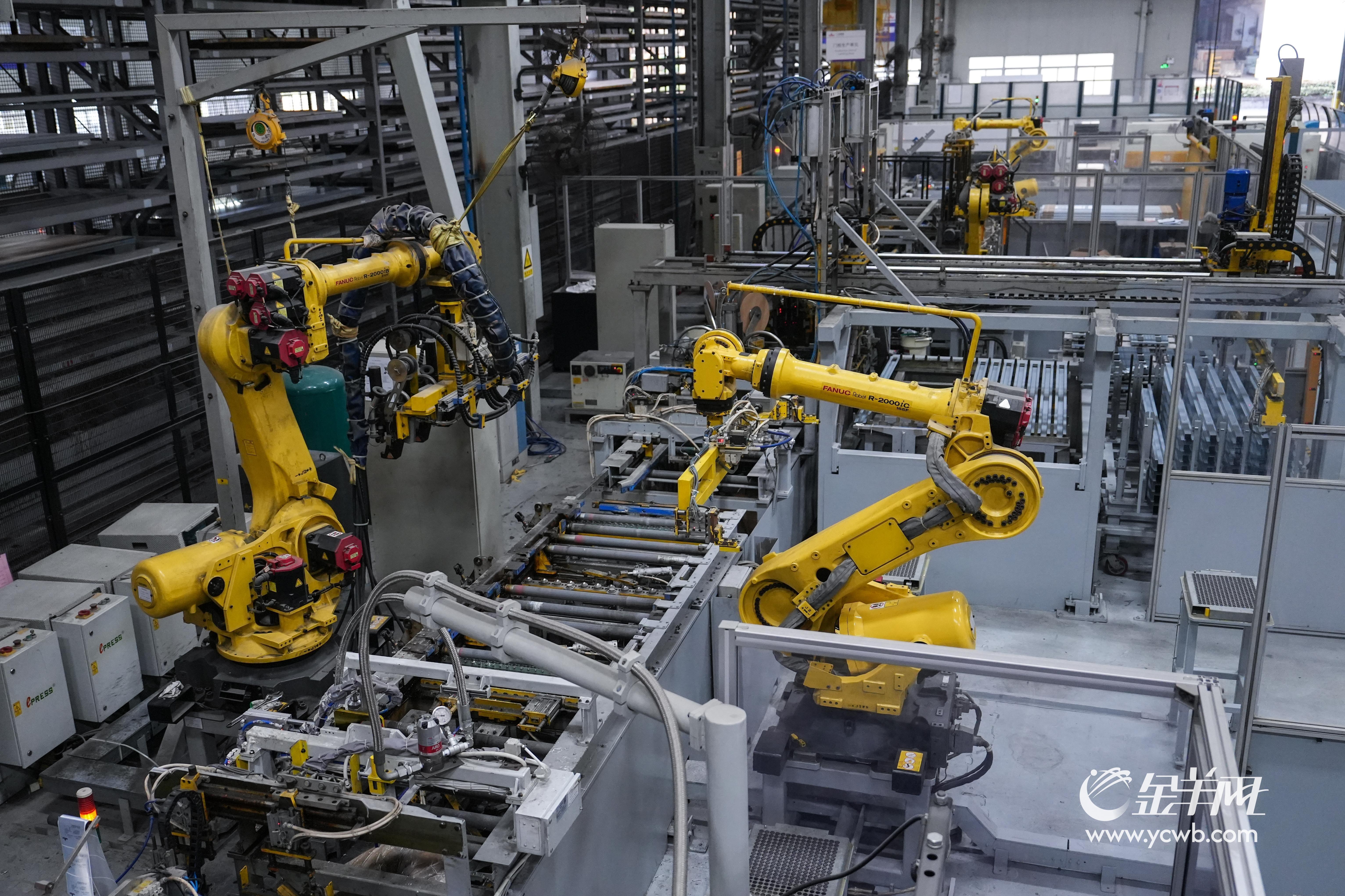 WilliamHill当马桶、浴缸遇上机器人？广东加速“机器人+制造业”深度融合一线探“新”(图1)