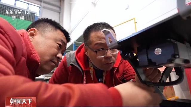 从硬件到算法看智慧仓运维员如何让数万包裹奔赴千家万户(图2)