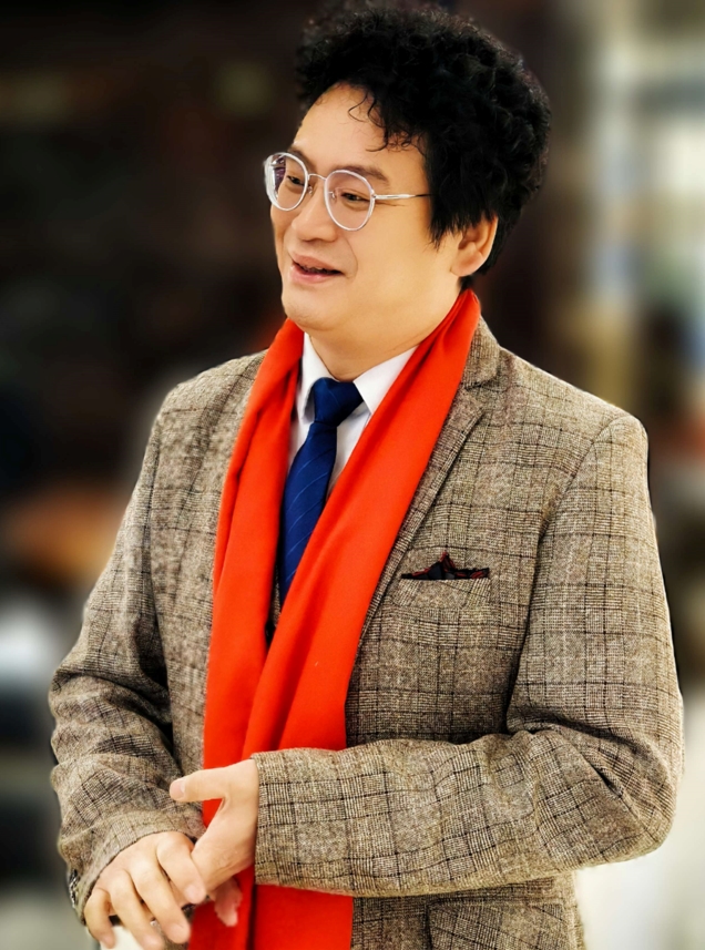 南航金城学院镜画家盛焰教授作品——《英伦海峡》被故宫博物院永久收藏(图1)