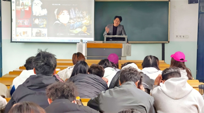 南航金城学院镜画家盛焰教授作品——《英伦海峡》被故宫博物院永久收藏(图4)