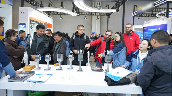 硬核技术破局传感赛道际上导航点亮光谷北斗科创名片(图5)