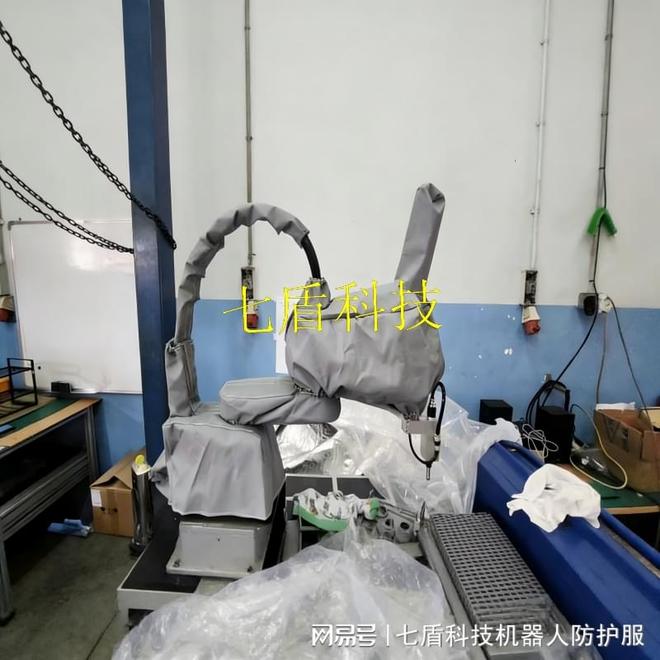 焊接机器人防护服对比指南：如何避开防护选型陷阱(图1)