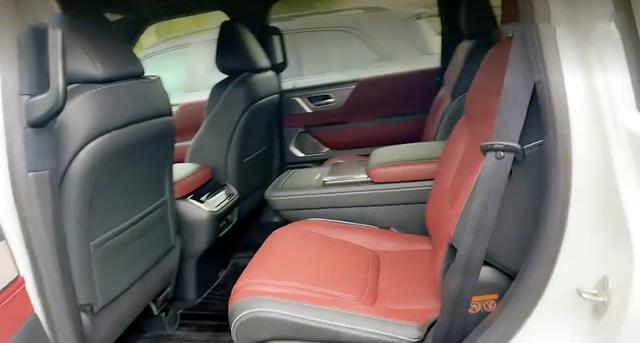 2025款英菲尼迪QX80直降8万性价威廉希尔WilliamHill比突出成大热门车型定金发全国(图9)