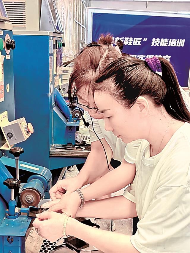 就业的“根”深深扎进产业沃土(图2)